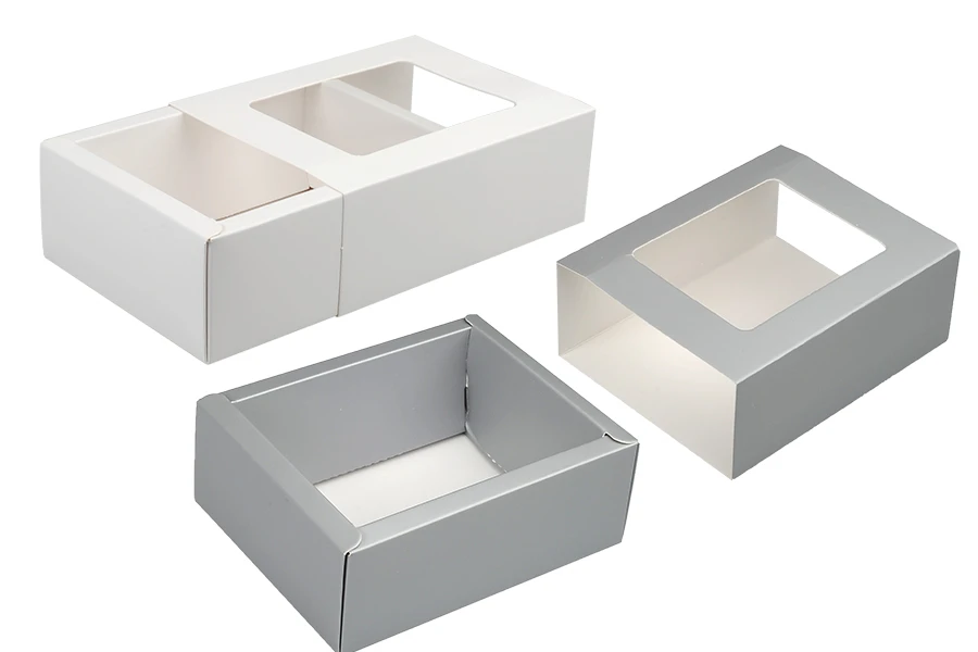 Kartonska kutija za pakovanje 140x110x52 mm na izvlačenje sa prozorom - 12 kom Kartonska kutija za pakovanje 140x110x52 mm na izvlačenje sa prozorom - 12 kom