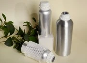 Aluminijumska boca 500mL, sa plastičnim čepom i navojnim zatvaračem Aluminijumska boca 500mL, sa plastičnim čepom i navojnim zatvaračem
