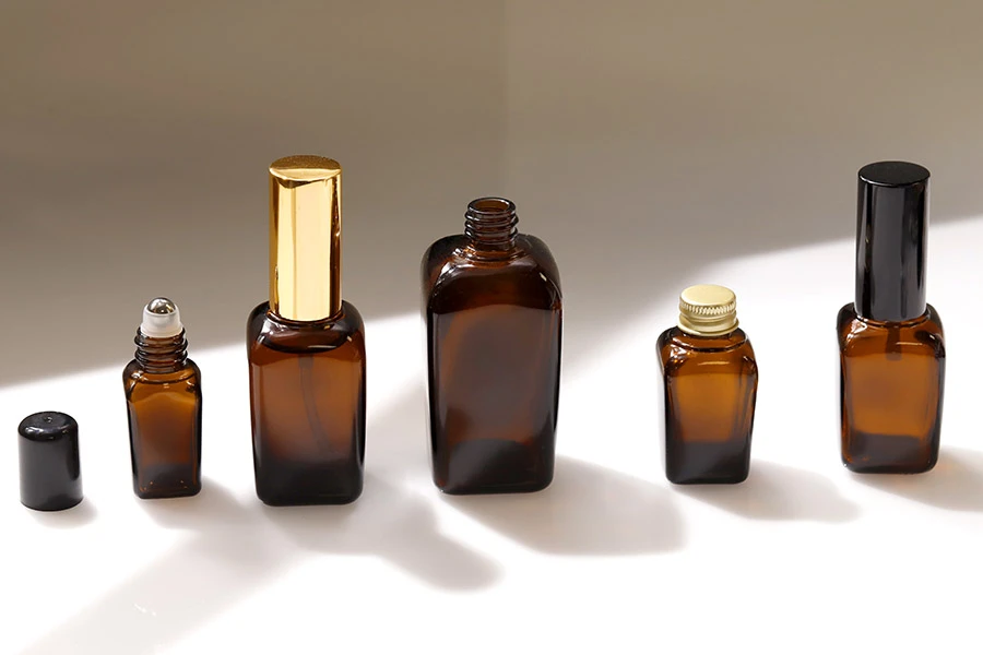 Staklena karamel bočica za etarska ulja 20mL, sa grlom PP18