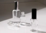 Staklena ovalna providna bočica za etarska ulja 10mL, sa grlom PP18