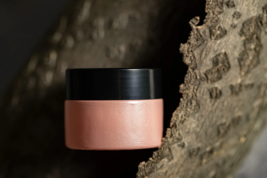 Plastični crni MAT zatvarač sa unutrašnjom zaptivkom-grupa_slika