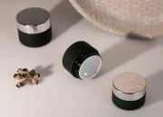 Zelena teglica od peskiranog stakla 30mL sa međupoklopcem i plastičnim zatvaračem sa zaptivkom