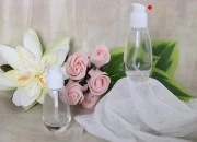 Staklena bočica 50mL sa belom plastičnom pumpicom PP18 Staklena bočica 50mL sa belom plastičnom pumpicom PP18