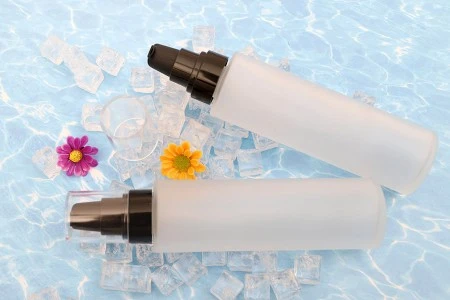 Staklena peskirana bočica 150mL sa crnom plastičnom pumpicom i providnim plastičnim zatvaračem-3