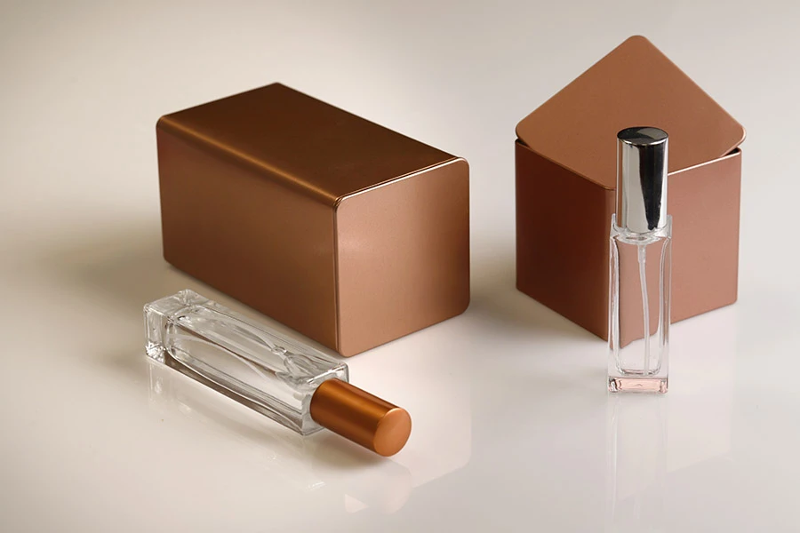 Četvrtasta staklena bočica 50mL za parfeme 18/415 Četvrtasta staklena bočica 50mL za parfeme 18/415
