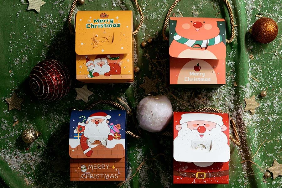 Božićna poklon kutijica sa ručkom 100x90x125 mm - 25 kom-grupa_slika