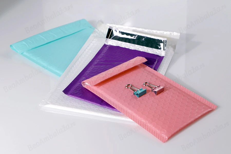 Bela mat koverta sa pucketavom folijom 22x32cm - 10 kom-grupa_slika