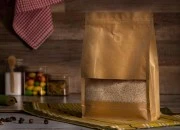 Kraft DoyPack kesice sa "zip" zatvaranjem 200x80x300 mm, ventilom, prozorom, unutrašnjom i spoljašnom providnom oblogom i sa mogućnošću termo zatvaranja - 50 kom Kraft DoyPack kesice sa "zip" zatvaranjem 200x80x300 mm, ventilom, prozorom, unutrašnjom i spoljašnom providnom oblogom i sa mogućnošću termo zatvaranja - 50 kom