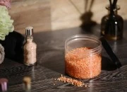 Plastična PET kutija 550mL za soli za kupanje, sa crnim zatvaračem Plastična PET kutija 550mL za soli za kupanje, sa crnim zatvaračem