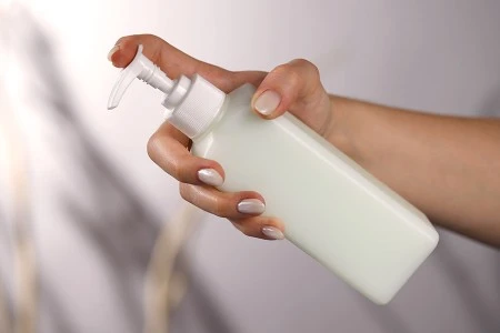 Plastična poluprovidna četvrtasta flaša 300 mL, 28/410-3