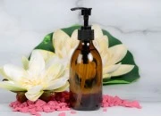 Farmaceutska staklena braon flašica 250ml sa belom pumpicom