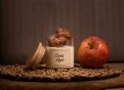 Candy Apple - Aromatična sveća od sojinog voska sa drvenim fitiljem (110gr)-dimenzije_slike