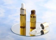 Braon bočica 5mL sa pipetom, u zlatnoj boji Braon bočica 5mL sa pipetom, u zlatnoj boji