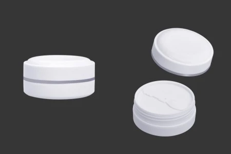 Plastična (PP) bela kutija 100mL sa zatvaračem, spatulom i plastičnim međupoklopcem - 12 kom-2