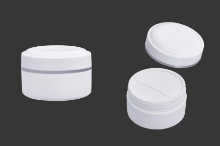 Plastična (PP) bela kutija 150mL sa zatvaračem, spatulom i plastičnim međupoklopcem - 12 kom-2