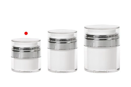 Airless plastična teglica 15mL sa providnim zatvaračem i srebrnim ukrasem-7