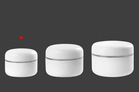 Kutijica od bele plastike sa srebrnom linijom, duplim dnom, međupoklopcem i zatvaračem 25mL - 12 kom-5