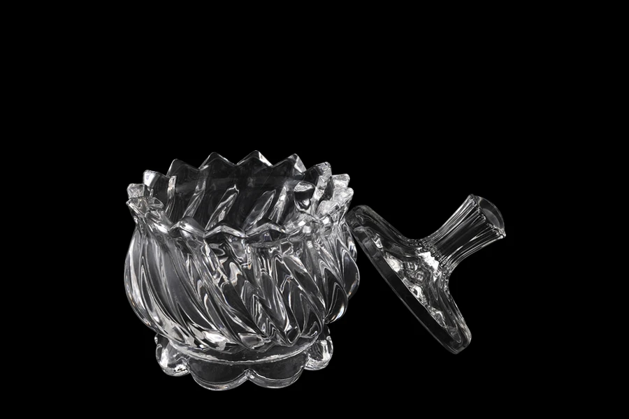 Dekorativna staklena posuda 140mL sa poklopcem, 88x110mm Dekorativna staklena posuda 140mL sa poklopcem, 88x110mm