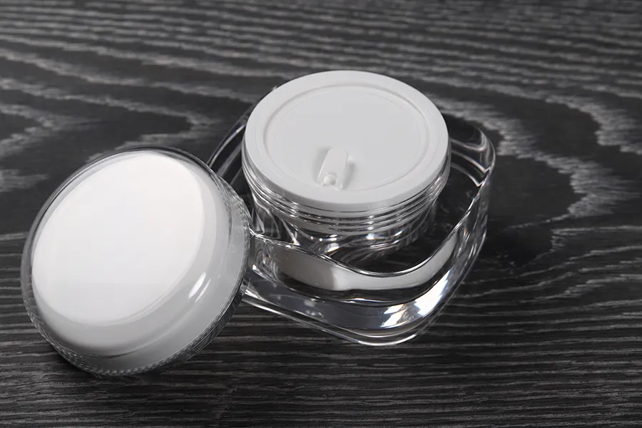 Providna akrilna kutijica za kreme od 50mL sa međupoklopcem i zatvaračem-grupa_slika