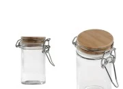 Staklena okrugla teglica 60mL sa drvenim poklopcem sa hermetičkim zatvaranjem (žicom i gumicom na poklopcu)