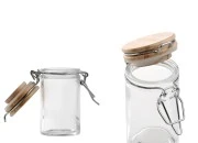 Staklena okrugla teglica 60mL sa drvenim poklopcem sa hermetičkim zatvaranjem (žicom i gumicom na poklopcu)