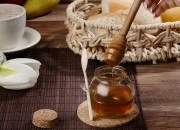 Okrugla staklena teglica 110mL, sa drvenom kašičicom i prirodnim plutanim čepom-grupa_slika