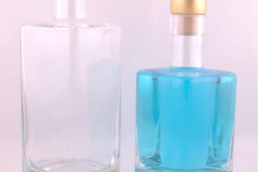 Četvrtasta staklena flaša 500mL Četvrtasta staklena flaša 500mL