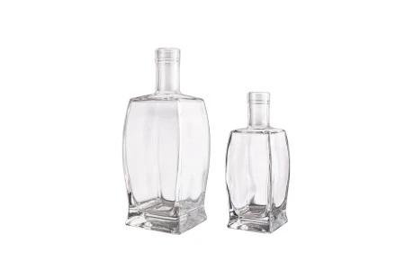 Lepa staklena četvrtasta flaša 500mL, F19-7
