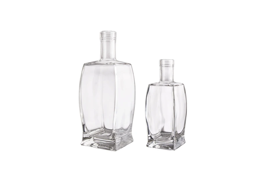 Lepa staklena četvrtasta flaša 500mL, F19 Lepa staklena četvrtasta flaša 500mL, F19