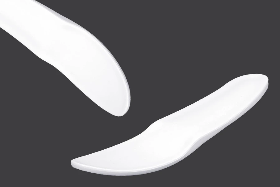 Plastična spatula za kreme (PE) 92mm u beloj boji - 24 kom Plastična spatula za kreme (PE) 92mm u beloj boji - 24 kom