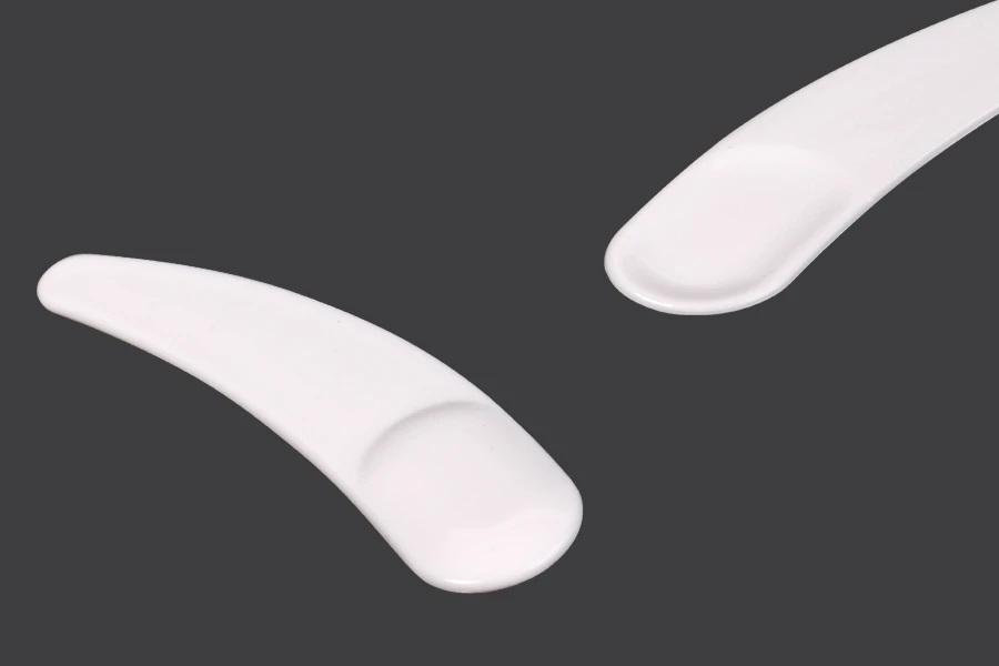 Plastična bela PE spatula 54mm za kreme - 24 kom Plastična bela PE spatula 54mm za kreme - 24 kom