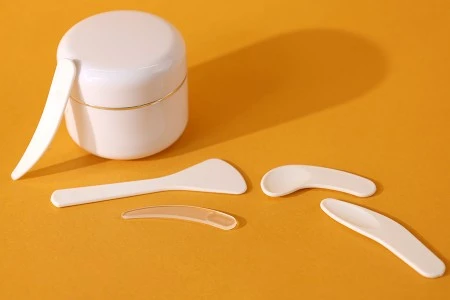 Plastična bela PE spatula 48mm za kreme - 24 kom-2