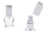 Staklena parfemska bočica 4 ml u obliku srca sa pumpicom i poklopcem u srebrnoj boji Staklena parfemska bočica 4 ml u obliku srca sa pumpicom i poklopcem u srebrnoj boji
