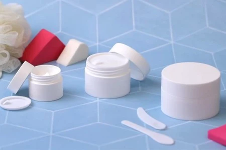 Bela plastična kutijica sa duplim dnom, 50mL sa zatvaračem sa zaptivkom i međupoklopcem - 12 kom-3