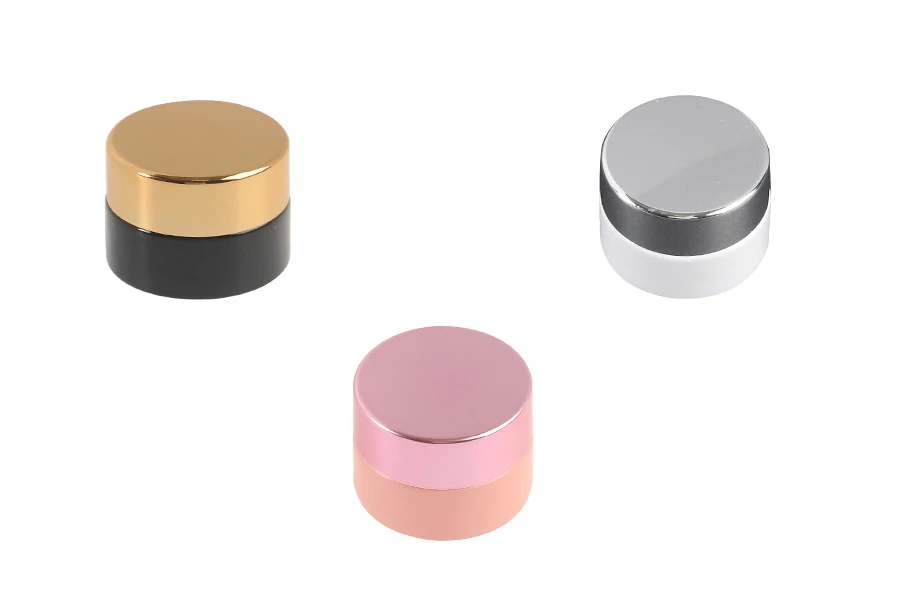 Plastični zatvarač sa aluminijumskim premazom i unutrašnjom zaptivkom, za teglice 5mL i 10mL-grupa_slika