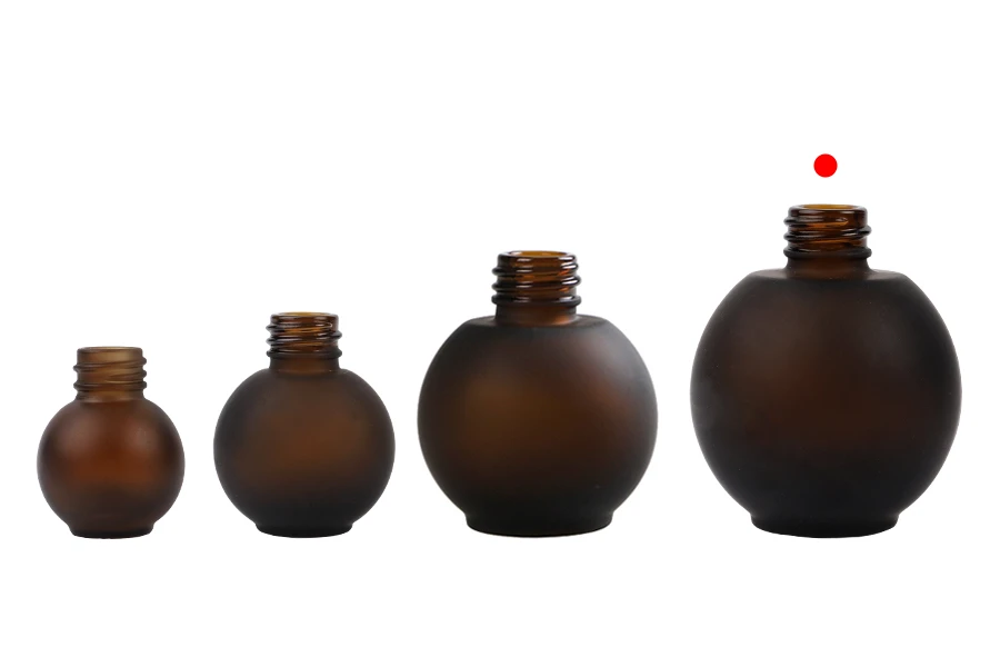 Peskirana okrugla braon staklena bočica 50mL, PP18 - bez zatvarača Peskirana okrugla braon staklena bočica 50mL, PP18 - bez zatvarača