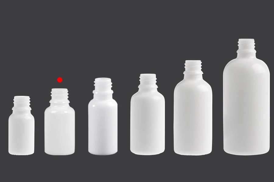 Staklena bočica 15mL za etarska ulja u beloj boji, sa grlom PP18 Staklena bočica 15mL za etarska ulja u beloj boji, sa grlom PP18-grupa_slika