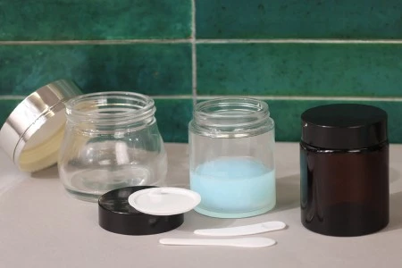Staklena tegla 100mL sa plastičnim crnim zatvaračem sa unutrašnjom zaptivkom-5