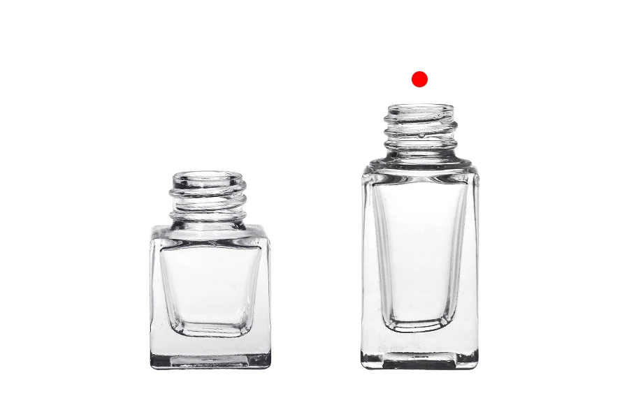 Četvrtasta staklena bočica 10mL sa grlom PP18 Četvrtasta staklena bočica 10mL sa grlom PP18