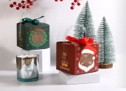 Božićna kartonska poklon kutija 90x90x90 mm sa prozorom, drškom i ukrasnom trakom - 10 kom-grupa_slika