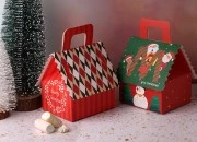 Božićna poklon kutijica sa drškom 120x100x140 mm raznih boja - 25 kom-grupa_slika