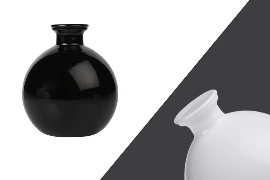 Staklena bočica 250 mL bele boje i sfernog oblika za osveživač prostora Staklena bočica 250 mL bele boje i sfernog oblika za osveživač prostora