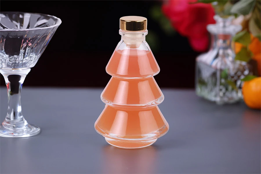 Staklena flaša 100 ml u obliku jelke – 6 kom Staklena flaša 100 ml u obliku jelke – 6 kom