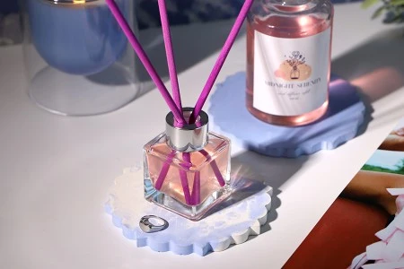 Četvrtasta staklena bočica 50 mL (PP 28), pogodna za osveživače prostora-3