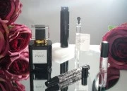 Staklena luksuzna bočica za parfeme 100 ml (15/400) u crnoj ili beloj boji Staklena luksuzna bočica za parfeme 100 ml (15/400) u crnoj ili beloj boji