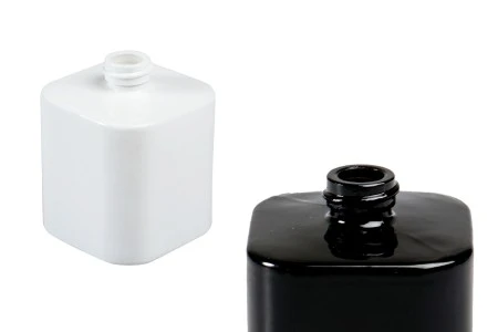 Staklena luksuzna bočica za parfeme 30 ml (15/400) u crnoj ili beloj boji-1