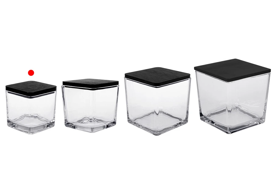 Staklena ukrasna četvrtasta tegla 130 ml 60x60x60 mm sa drvenim zatvaračem za sveće-grupa_slika