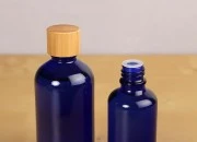 Plastični zatvarač PP18 sa presvlakom od bambusa , unutrašnjom zaptivkom i plastičnim čepom