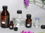 Graduisana staklena boca od 100 ml sa crnim plastičnim poklopcem Graduisana staklena boca od 100 ml sa crnim plastičnim poklopcem