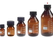 Graduisana staklena boca od 1000 ml sa crnim plastičnim poklopcem Graduisana staklena boca od 1000 ml sa crnim plastičnim poklopcem